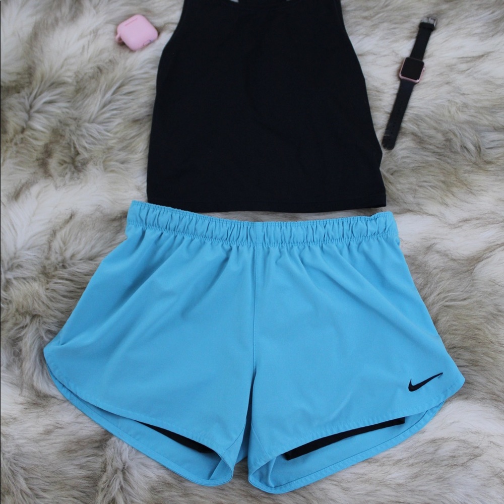 NIKE Women's Dri-FIT Phantom 2-in-1